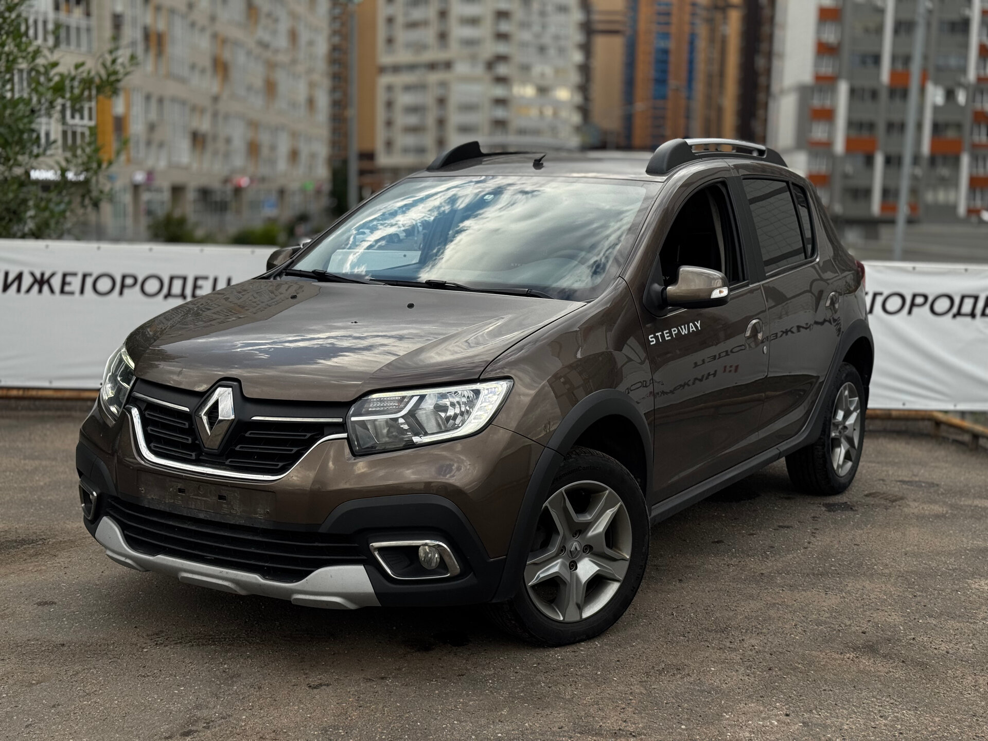 Renault Sandero Stepway 1.6 AT (102 л.с.), 2020