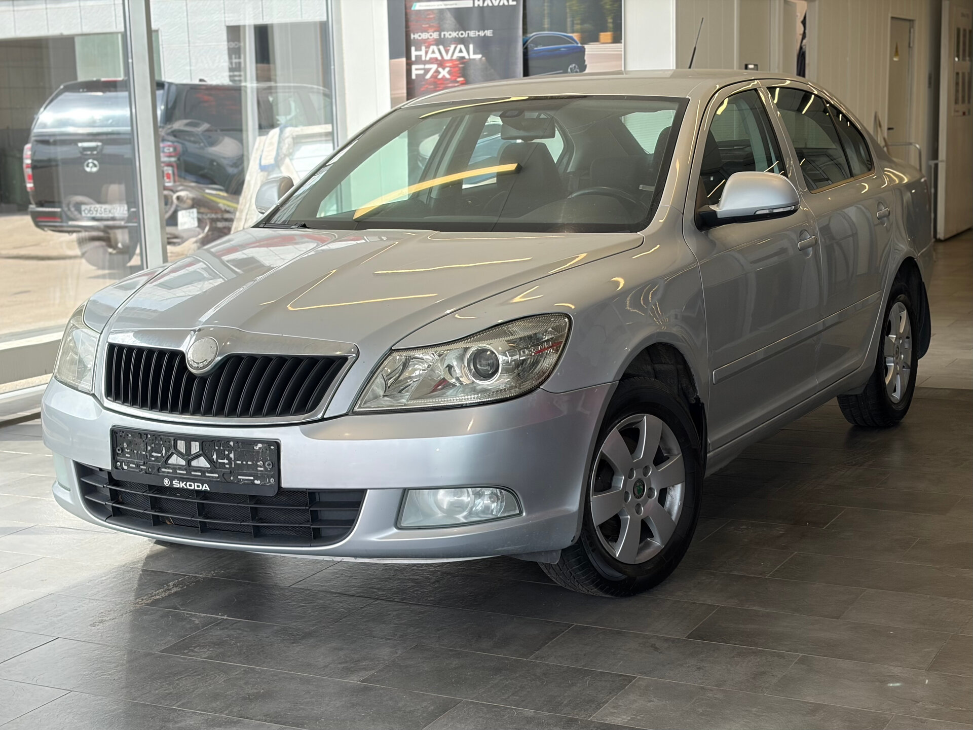 Skoda Octavia 1.6 MT (102 л.с.), 2010