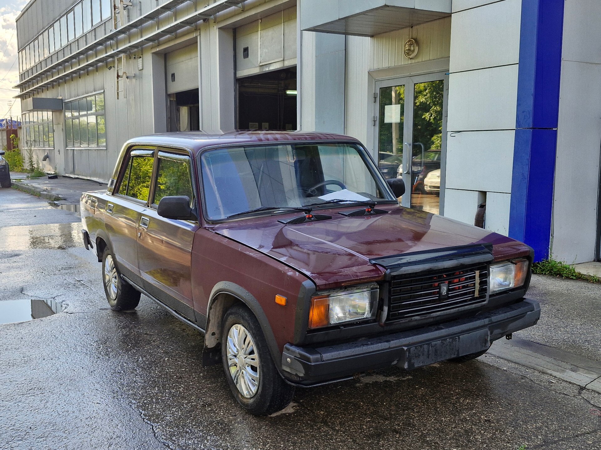 Lada (Ваз) 2107 1.6 MT (74 л.с.), 2007