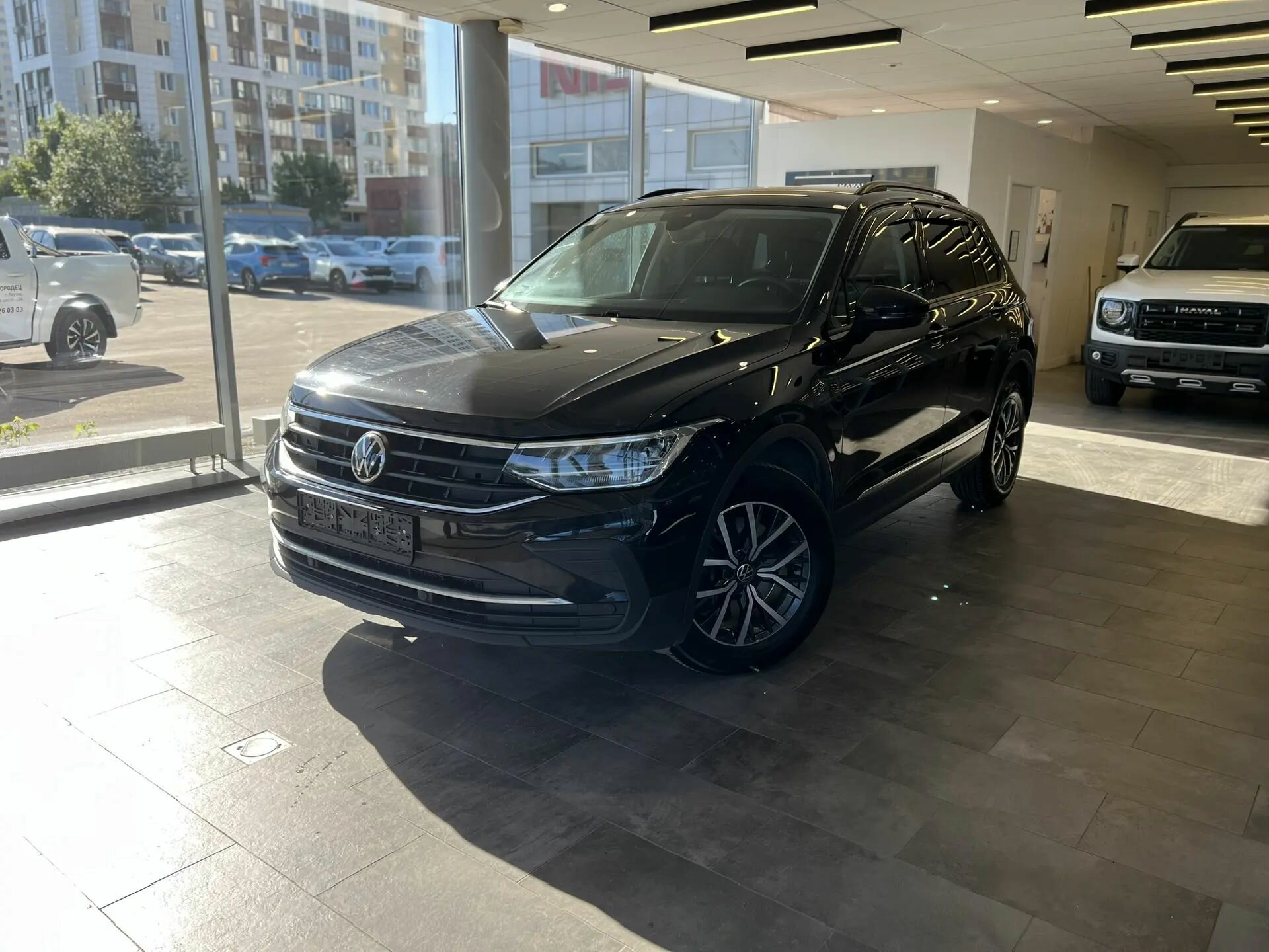 Volkswagen Tiguan 2.0 AMT (180 л.с.) 4WD, 2021