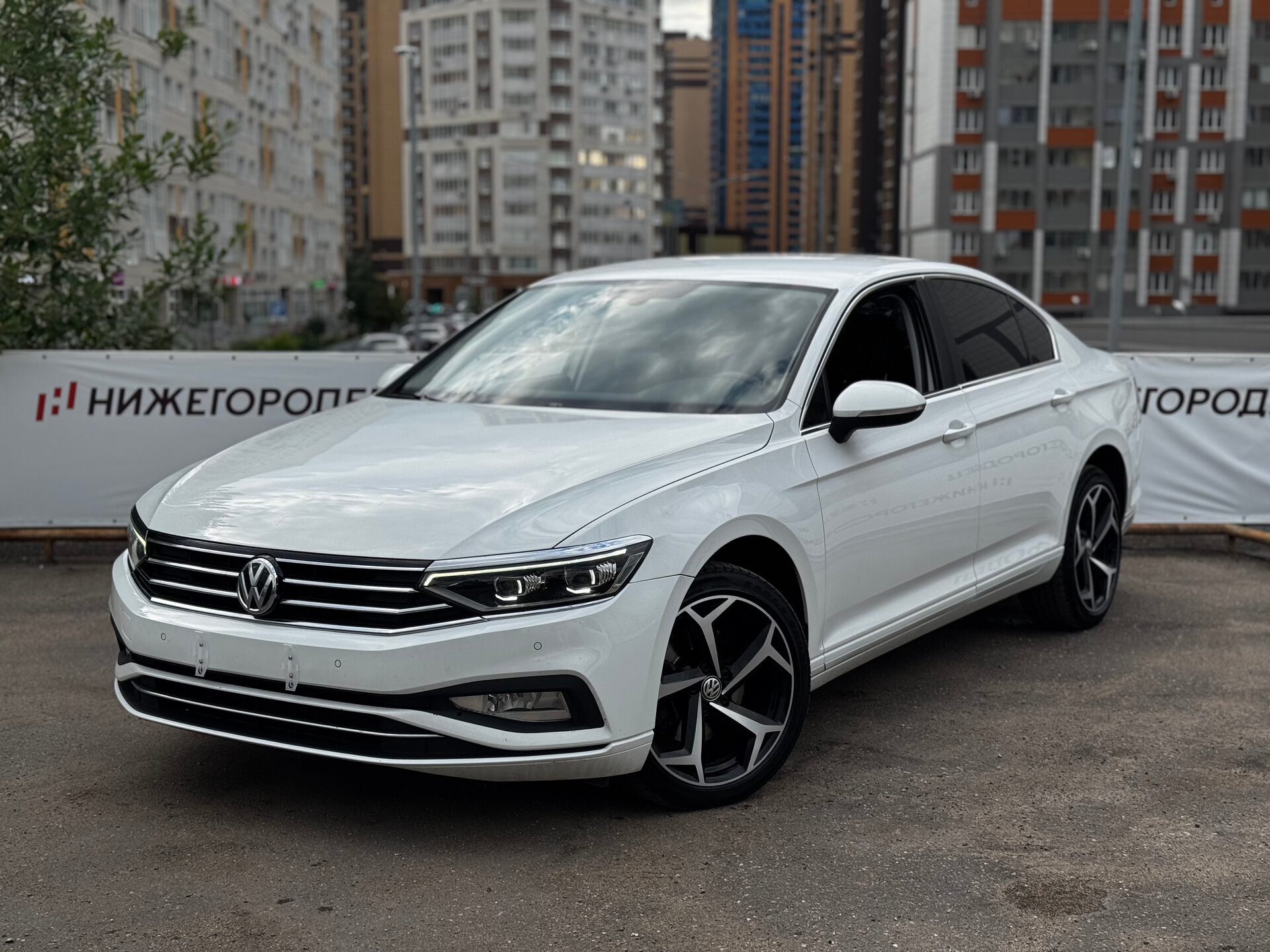 Volkswagen Passat 2.0 AMT (190 л.с.), 2020