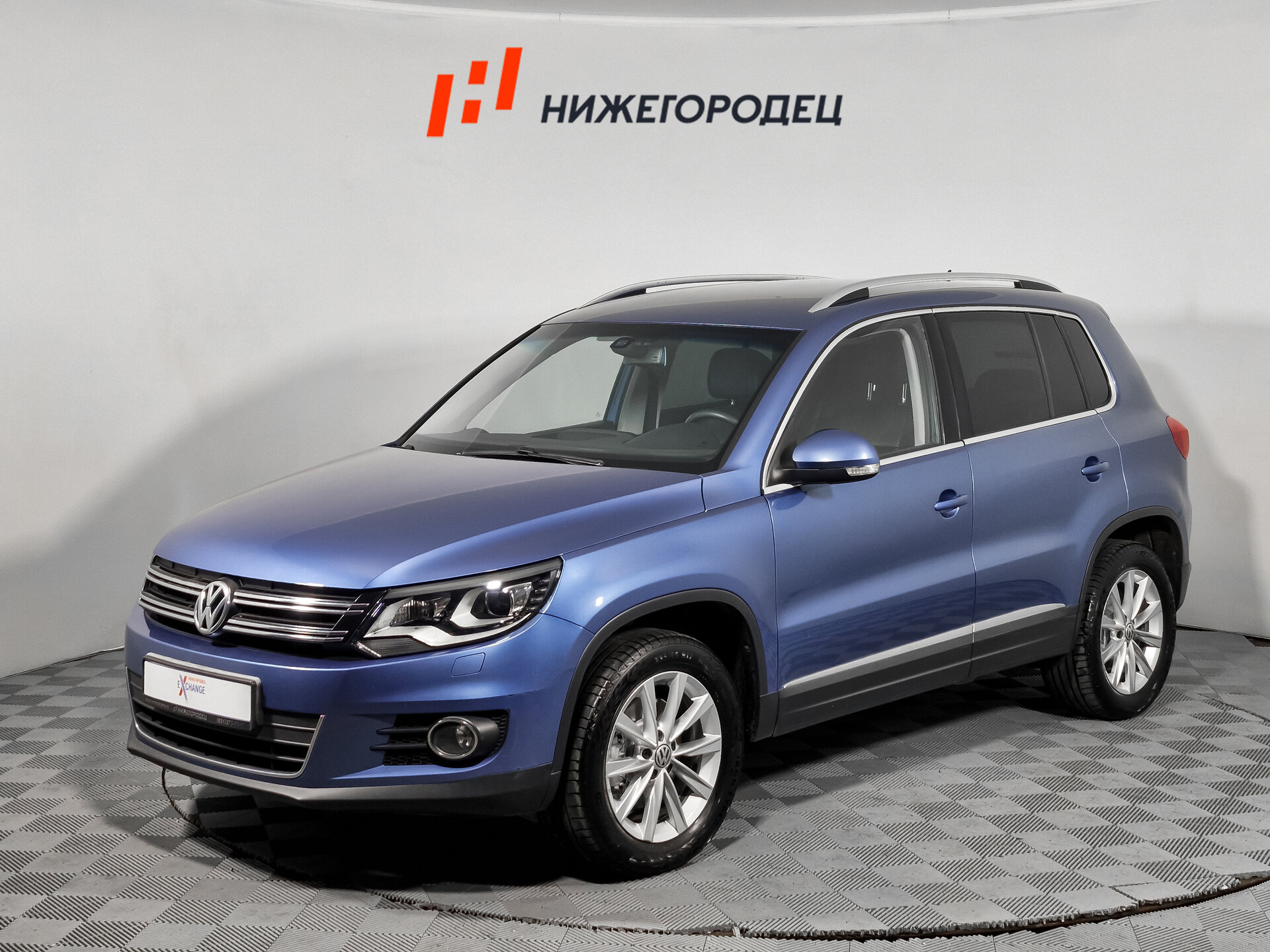 Volkswagen Tiguan 2.0 AT (170 л.с.) 4WD, 2011 — купить в Нижнем Новгороде