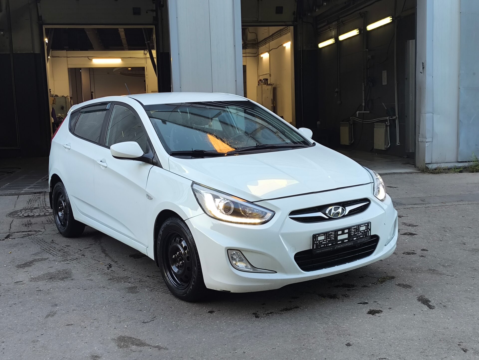 Hyundai Solaris 1.6 AT (123 л.с.), 2013