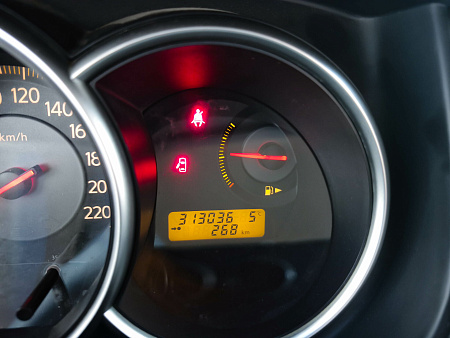 Nissan Tiida 1.6 MT (110 л.с.), 2007 Nissan Tiida 1.6 MT (110 л.с.), 2007 — купить в Нижнем Новгороде