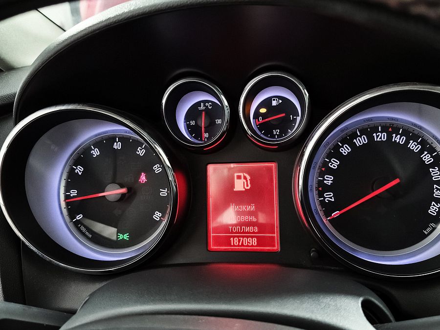 Opel Astra 1.6 AT (115 л.с.), 2011 Opel Astra 1.6 AT (115 л.с.), 2011