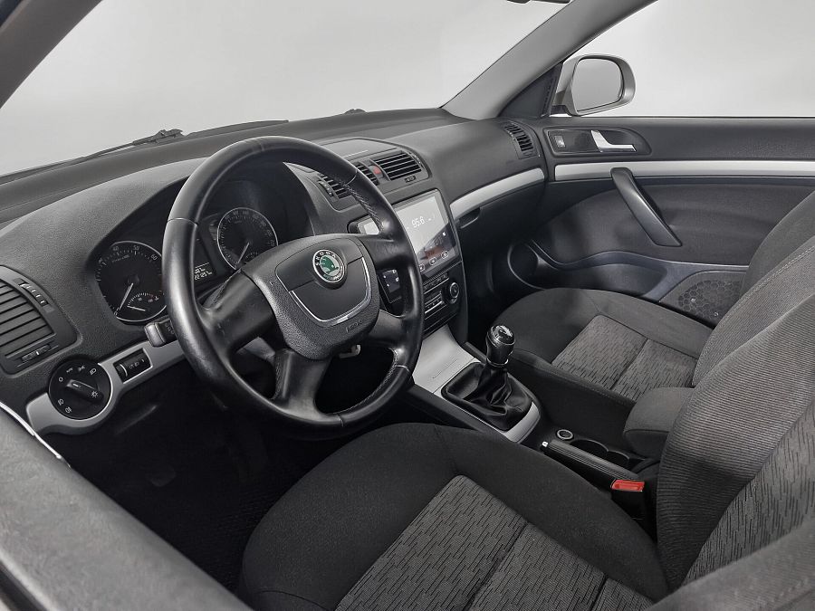 Skoda Octavia 1.6 MT (102 л.с.), 2010 Skoda Octavia 1.6 MT (102 л.с.), 2010