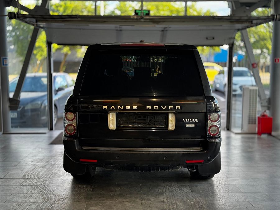 Land Rover Range Rover 3.6d AT (272 л.с.) 4WD, 2010 Land Rover Range Rover 3.6d AT (272 л.с.) 4WD, 2010