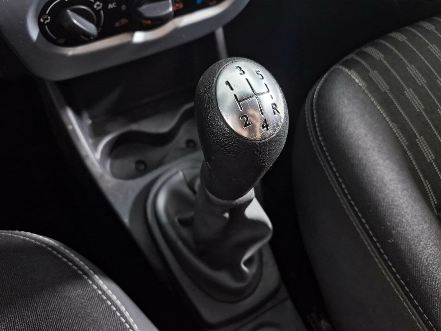 Renault Sandero 1.6 MT (84 л.с.), 2013 Renault Sandero 1.6 MT (84 л.с.), 2013
