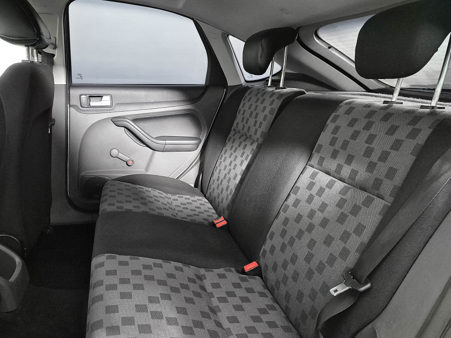 Ford Focus 1.6 MT (100 л.с.), 2007