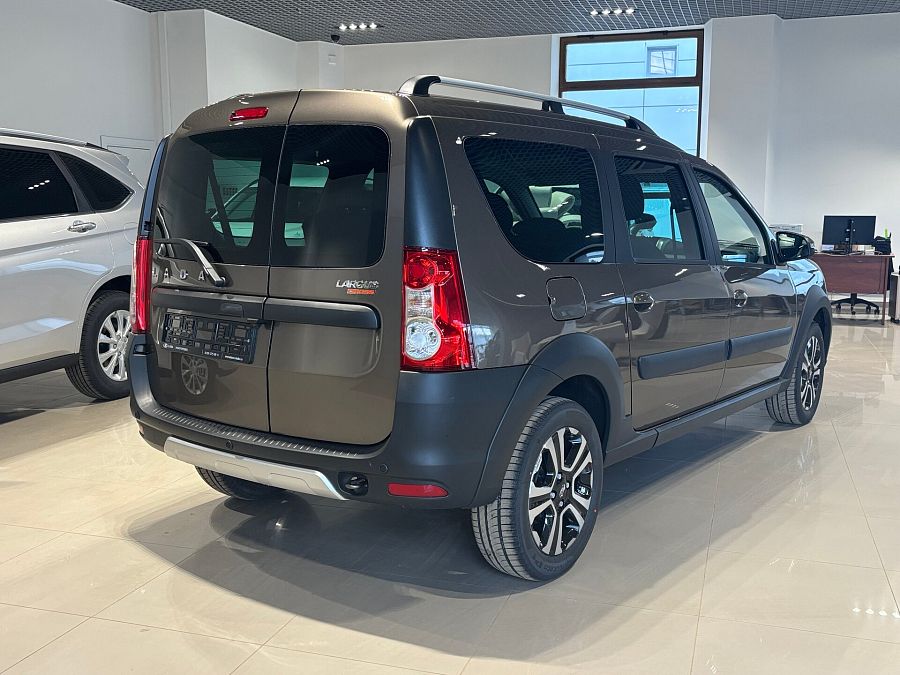 Lada (Ваз) Largus Cross 1.6 MT (106 л.с.), 2026