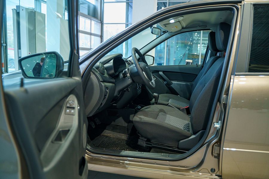 Lada (Ваз) Granta 1.6 MT (90 л.с.), 2026 Lada (Ваз) Granta 1.6 MT (90 л.с.), 2026