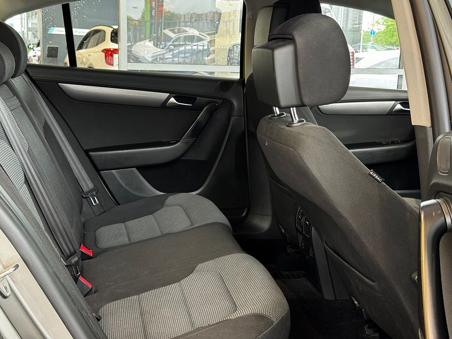 Volkswagen Passat 1.8 AMT (152 л.с.), 2012 Volkswagen Passat 1.8 AMT (152 л.с.), 2012