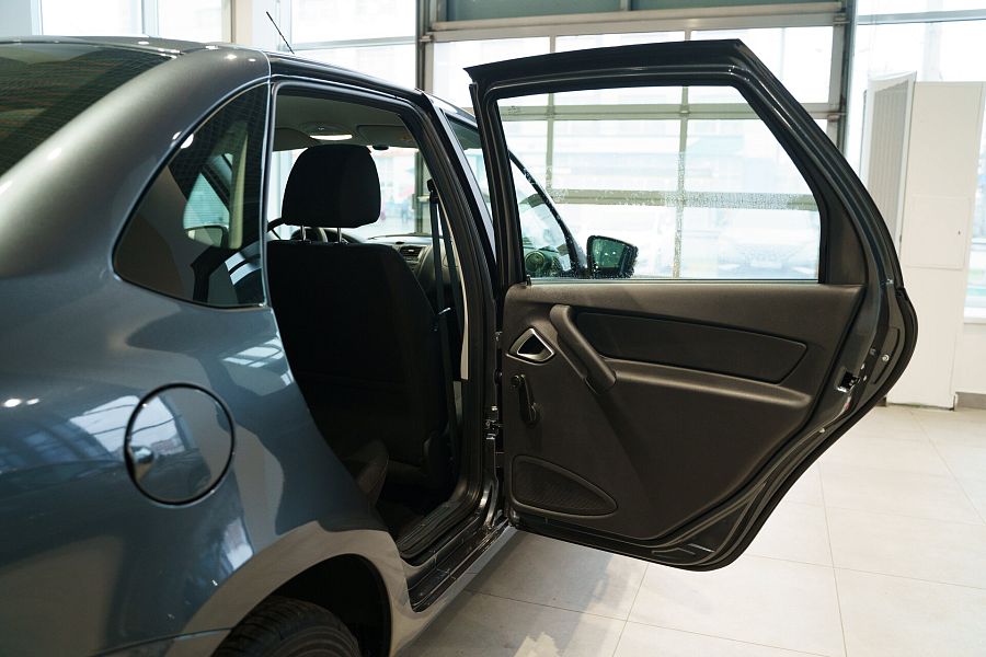 Lada (Ваз) Granta 1.6 MT (106 л.с.), 2026