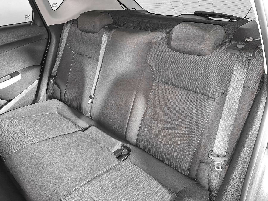 Opel Astra 1.6 MT (115 л.с.), 2012