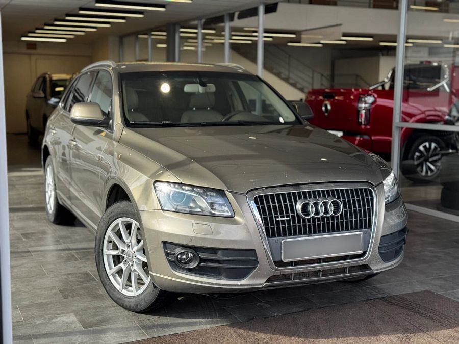 Audi Q5 2.0 AMT (211 л.с.) 4WD, 2011