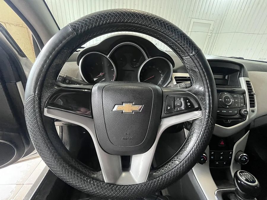Chevrolet Cruze 1.6 MT (109 л.с.), 2012