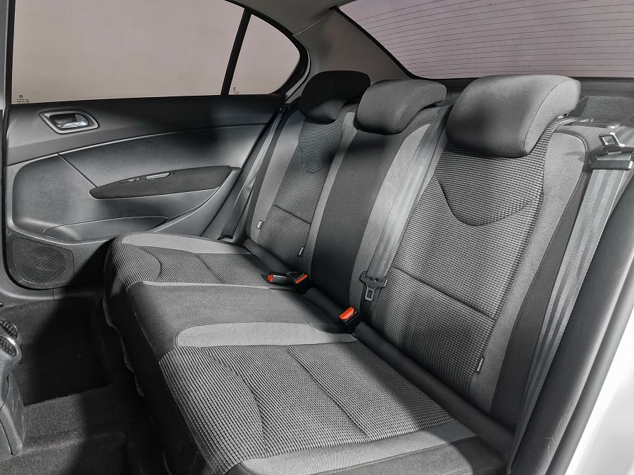 Peugeot 408 1.6 MT (120 л.с.), 2012 Peugeot 408 1.6 MT (120 л.с.), 2012