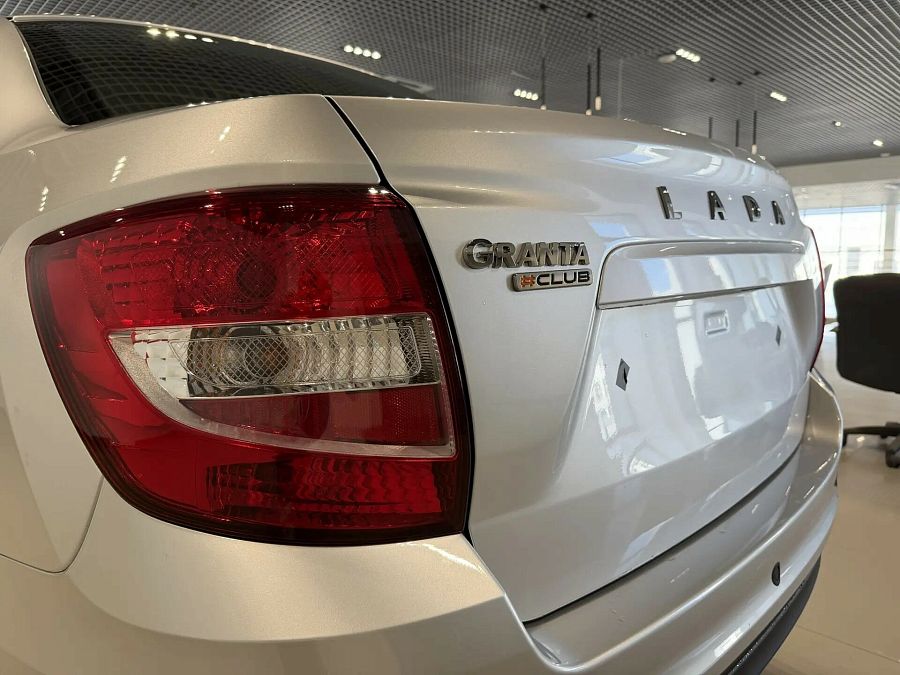 Lada (Ваз) Granta 1.6 MT (106 л.с.), 2026 Lada (Ваз) Granta 1.6 MT (106 л.с.), 2026