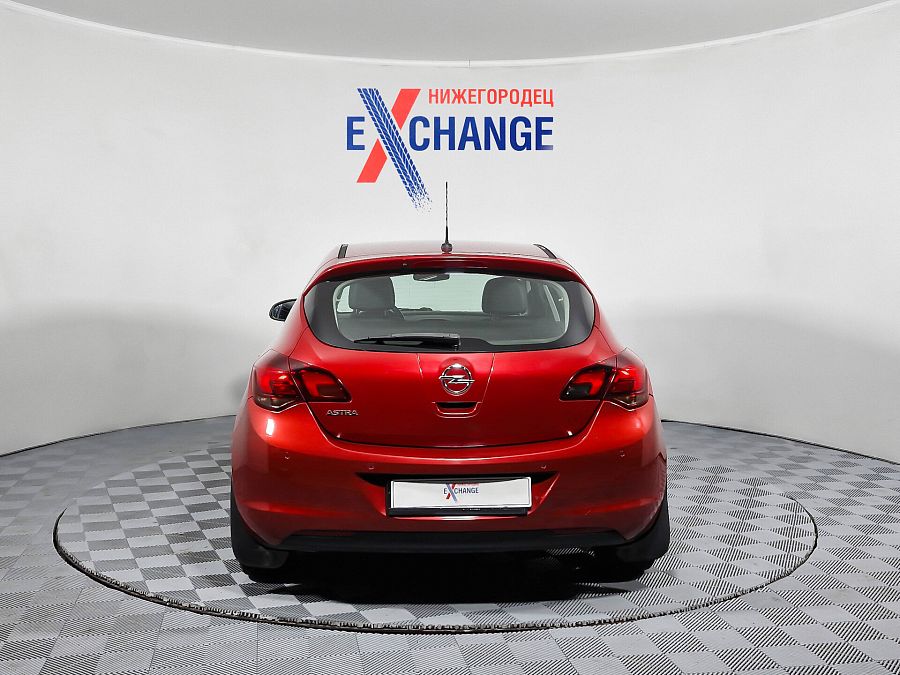 Opel Astra 1.6 AT (115 л.с.), 2011
