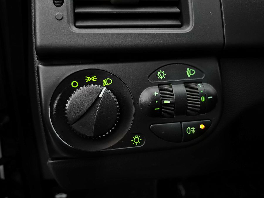 Lada (Ваз) Priora 1.6 MT (98 л.с.), 2012 Lada (Ваз) Priora 1.6 MT (98 л.с.), 2012