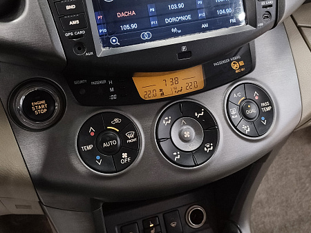 Toyota RAV4 2.0 CVT (158 л.с.) 4WD, 2010 — купить в Нижнем Новгороде
