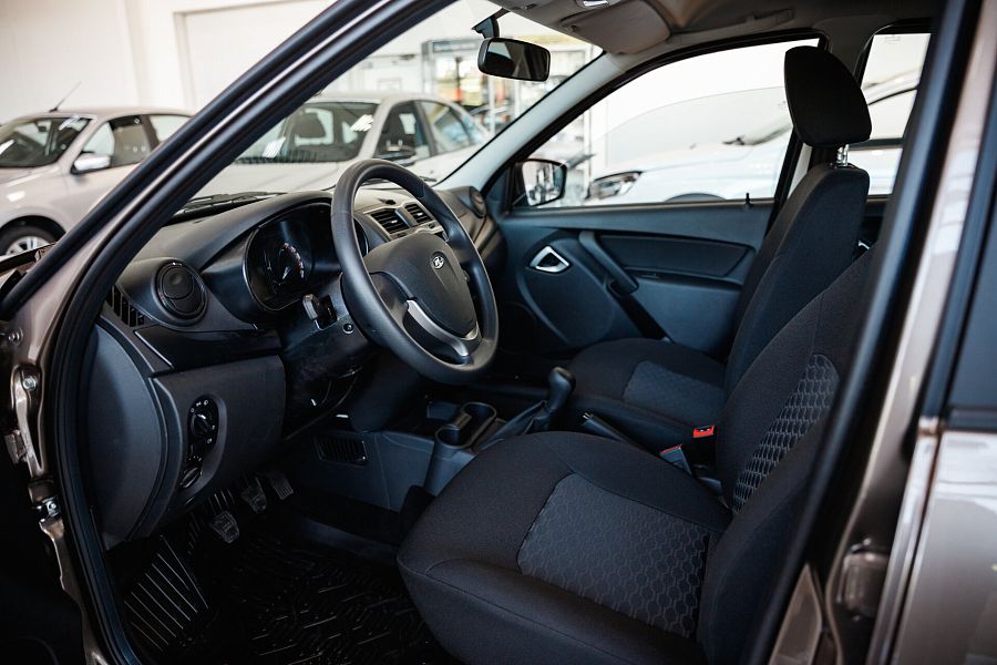 Lada (Ваз) Granta 1.6 MT (90 л.с.), 2026