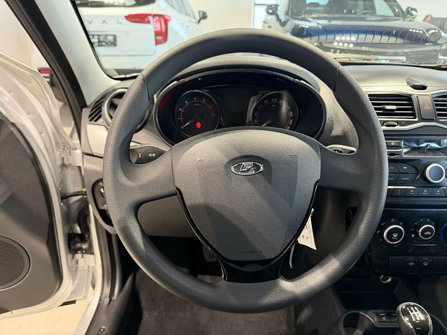 Lada (Ваз) Granta 1.6 MT (106 л.с.), 2026 Lada (Ваз) Granta 1.6 MT (106 л.с.), 2026
