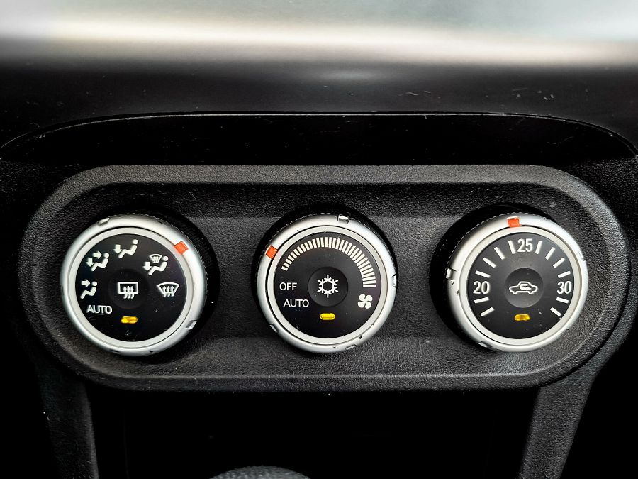 Mitsubishi Lancer 1.5 AT (109 л.с.), 2010