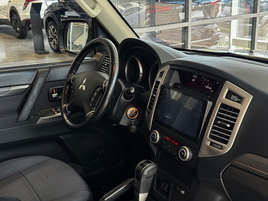 Mitsubishi Pajero 3.0 AT (178 л.с.) 4WD, 2013