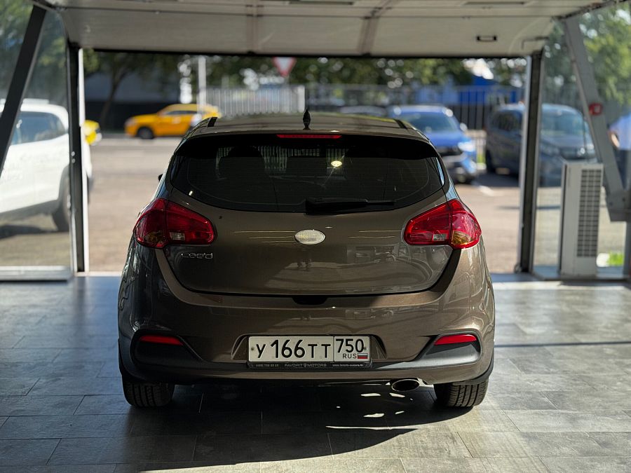 Kia Ceed 1.6 MT (129 л.с.), 2014
