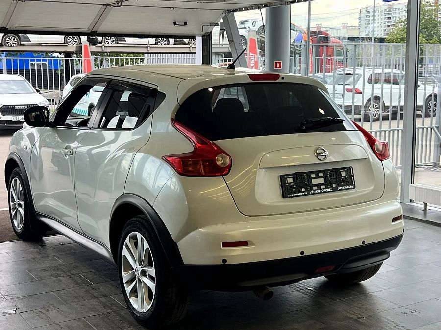 Nissan Juke 1.6 CVT (190 л.с.) 4WD, 2011