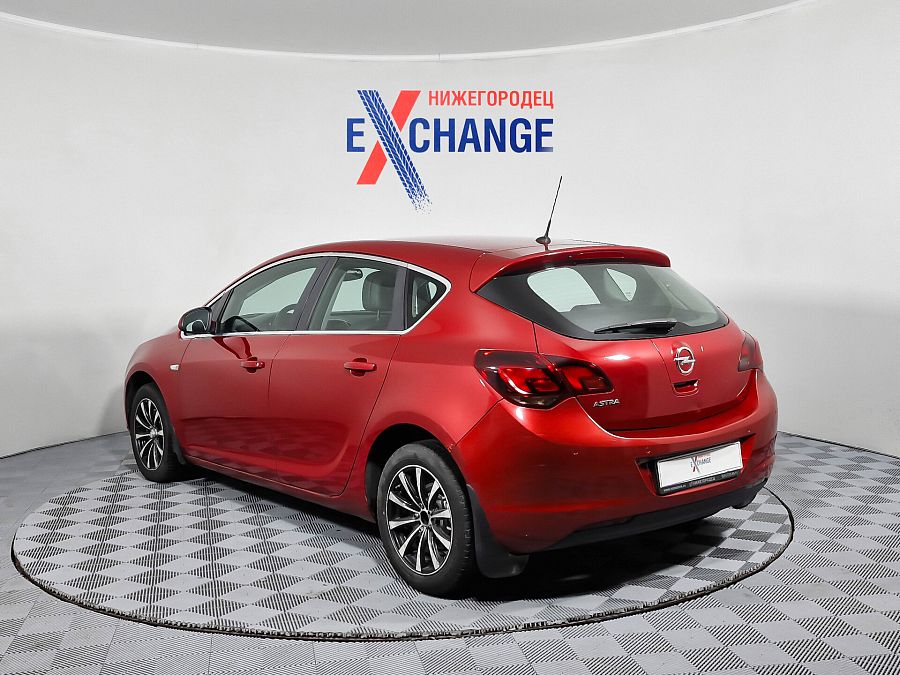 Opel Astra 1.6 AT (115 л.с.), 2011