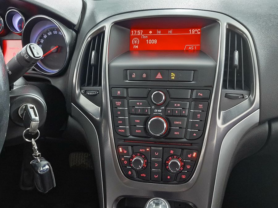 Opel Astra 1.6 AT (115 л.с.), 2011