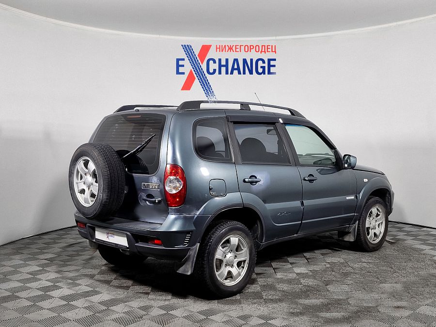 Chevrolet Niva 1.7 MT (80 л.с.) 4WD, 2011 Chevrolet Niva 1.7 MT (80 л.с.) 4WD, 2011