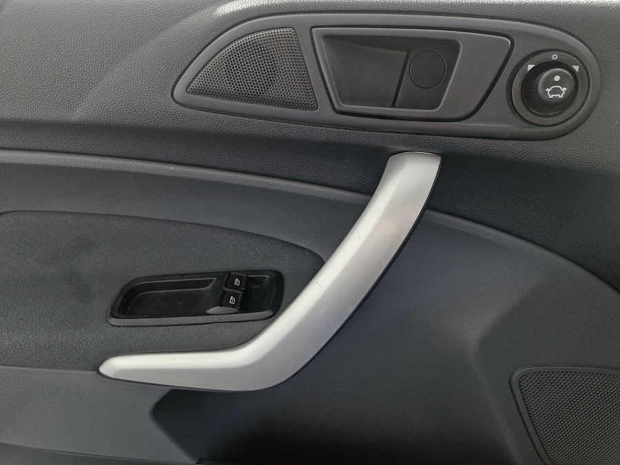 Ford Fiesta 1.4 AT (96 л.с.), 2010