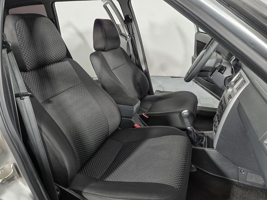 Lada (Ваз) Priora 1.6 MT (98 л.с.), 2012 Lada (Ваз) Priora 1.6 MT (98 л.с.), 2012