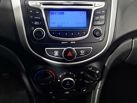 Hyundai Solaris 1.6 MT (123 л.с.), 2012