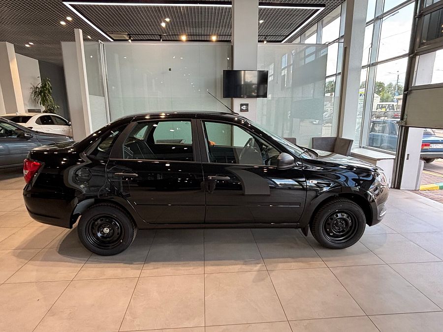 Lada (Ваз) Granta 1.6 MT (90 л.с.), 2026