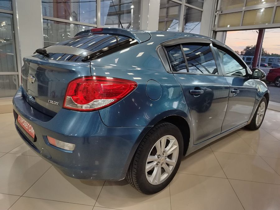 Chevrolet Cruze 1.6 MT (109 л.с.), 2013