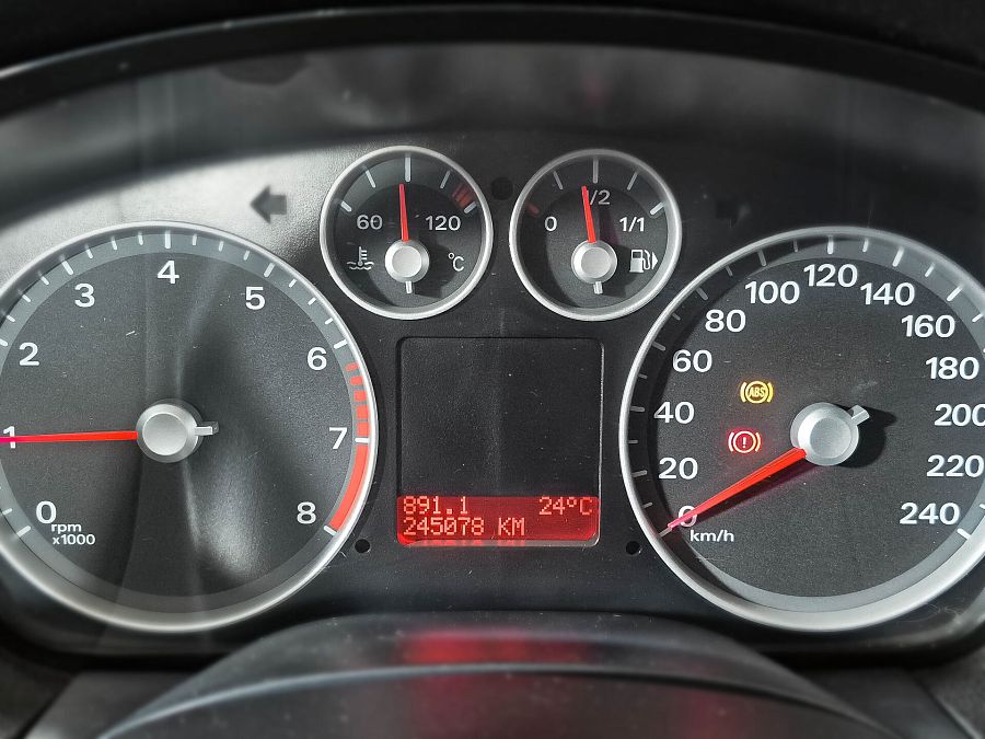 Ford Focus 1.6 MT (100 л.с.), 2007