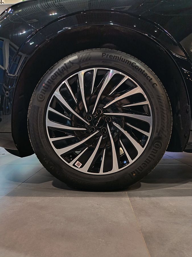 Exeed Exlantix ET 1.5hyb AT (469 л.с.) 4WD, 2026