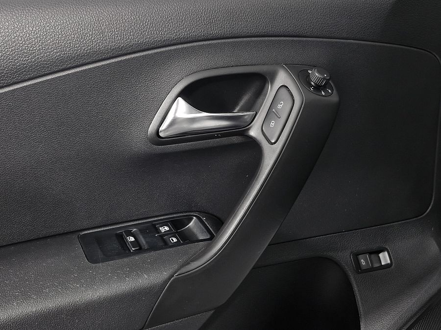 Volkswagen Polo 1.6 MT (105 л.с.), 2012