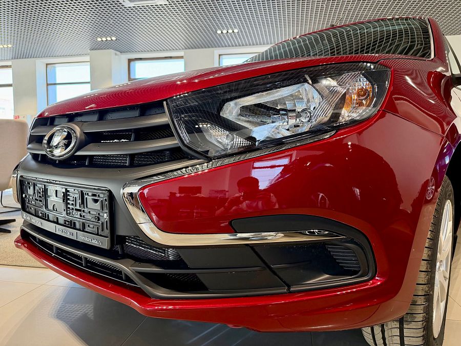 Lada (Ваз) Granta 1.6 MT (90 л.с.), 2026 Lada (Ваз) Granta 1.6 MT (90 л.с.), 2026