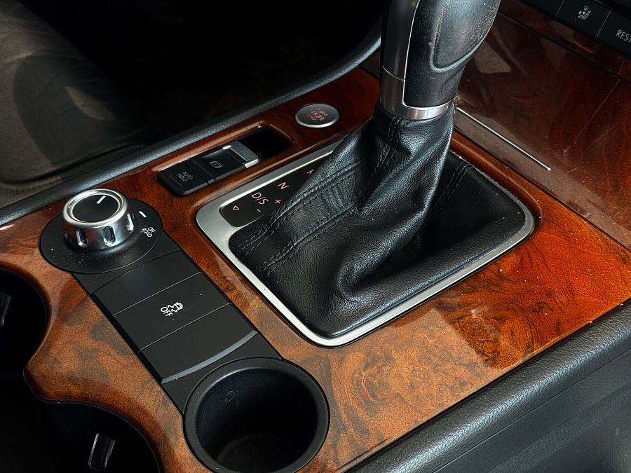 Volkswagen Touareg 3.6 AT (249 л.с.) 4WD, 2013