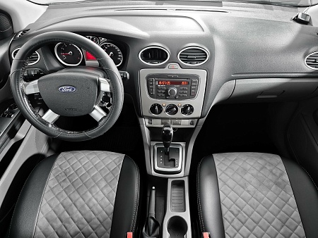 Ford Focus 1.6 AT (100 л.с.), 2010