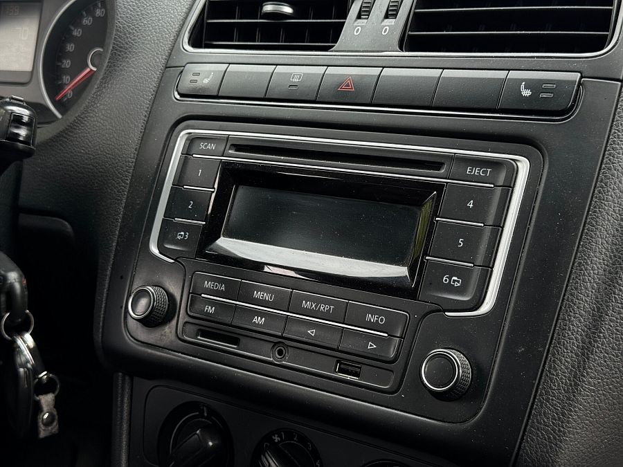 Volkswagen Polo 1.6 MT (105 л.с.), 2015