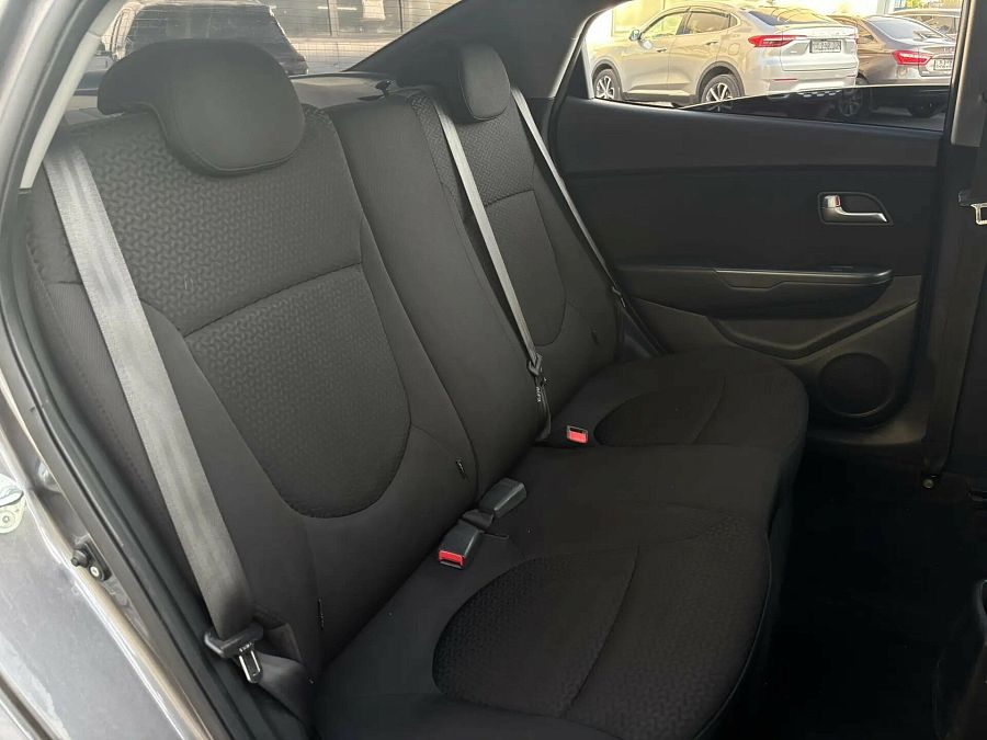 Kia Rio 4-speed 1.6 AT (123 л.с.), 2011