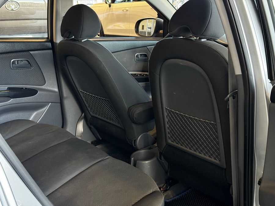 Kia Rio 1.4 MT (95 л.с.), 2011
