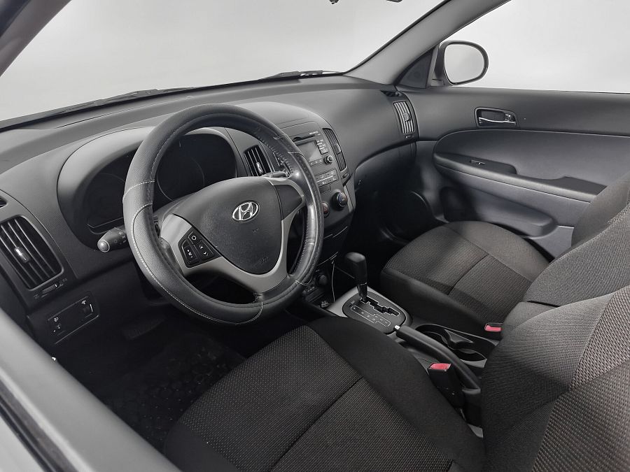 Hyundai i30 1.6 AT (126 л.с.), 2010 Hyundai i30 1.6 AT (126 л.с.), 2010
