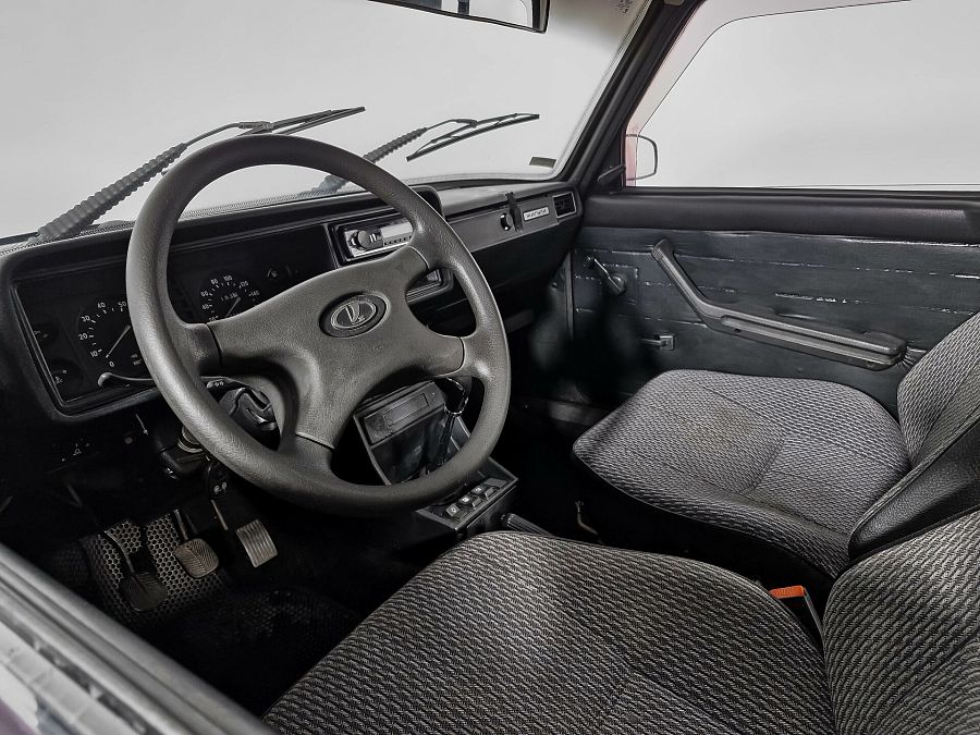 Lada (Ваз) 2107 1.6 MT (74 л.с.), 2004